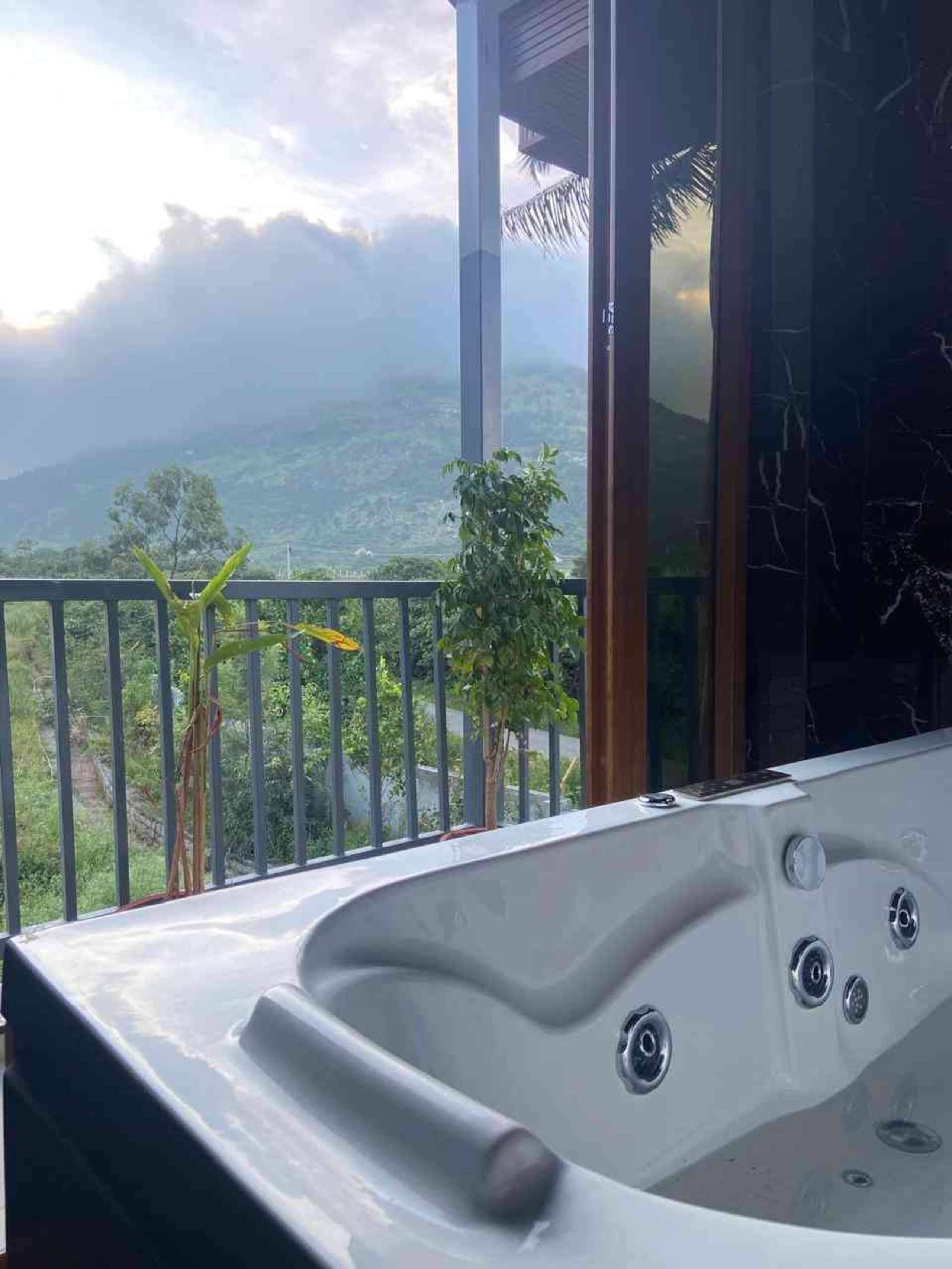 Amara Kosha Misty Nandi Hills SK - Jacuzzi+Movie 27