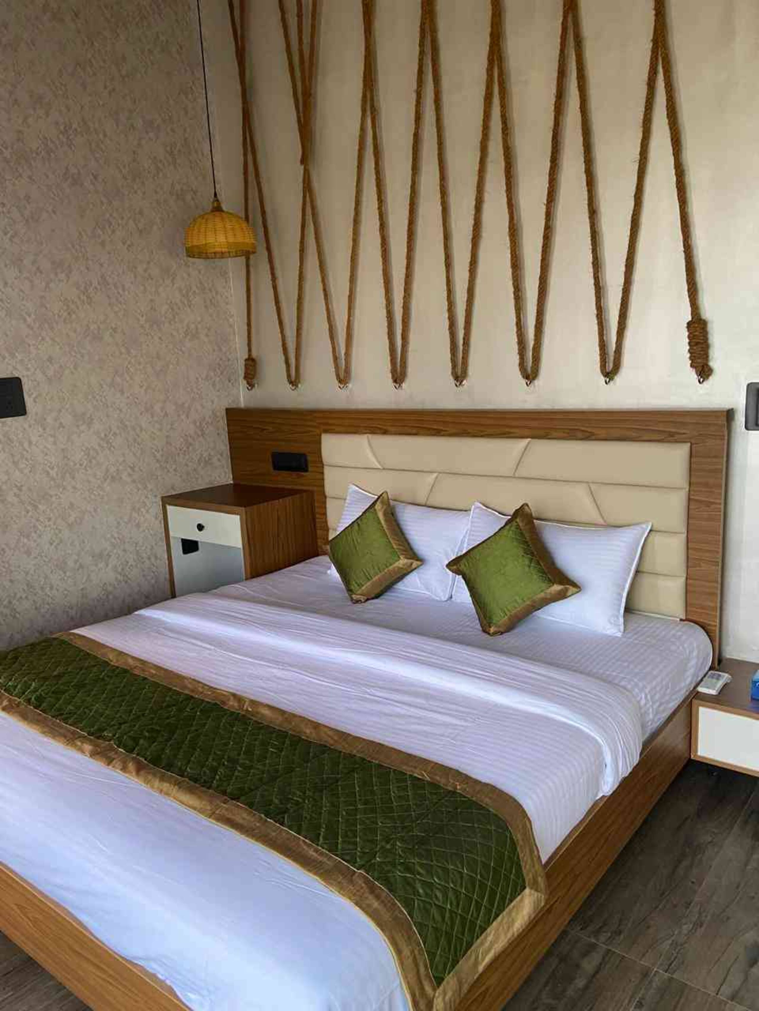 Amara Kosha Misty Nandi Hills SK - Jacuzzi+Movie 10
