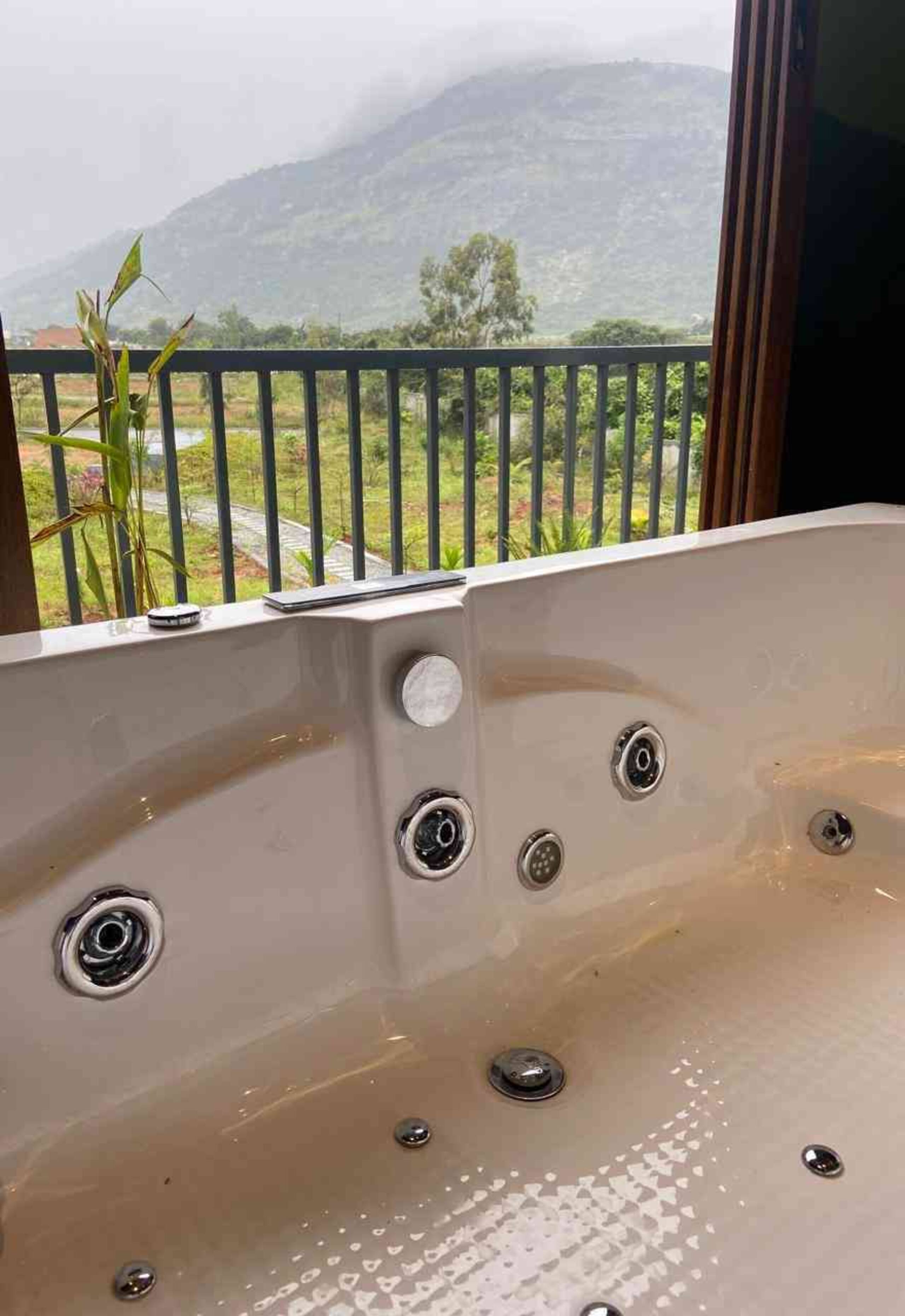 Amara Kosha Misty Nandi Hills SK - Jacuzzi+Movie — photo 5
