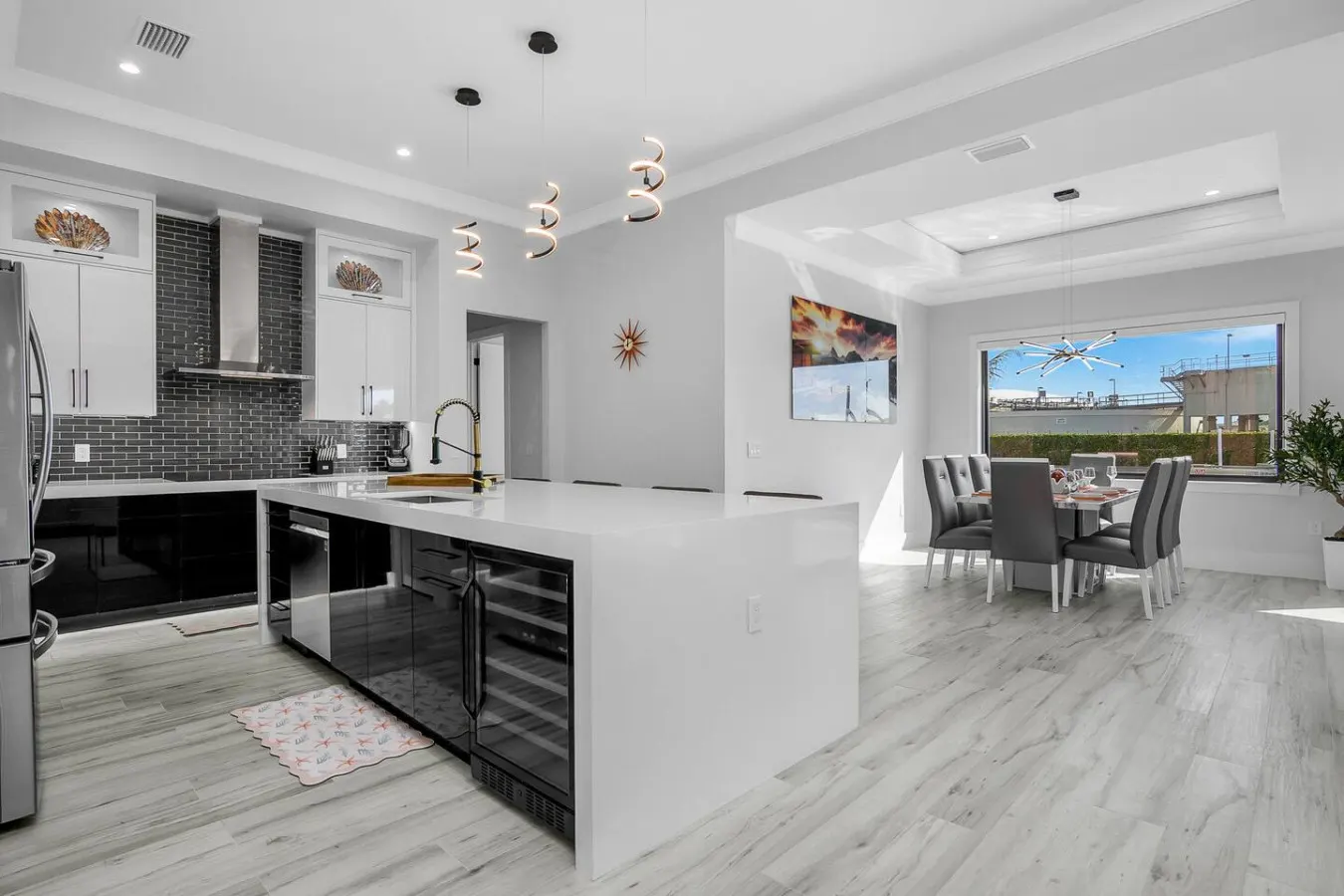 Marco Luxe Retreat / Waterfront 15