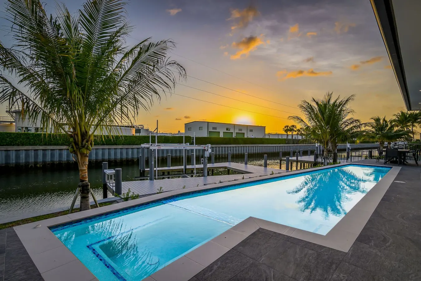 Marco Luxe Retreat / Waterfront — photo 4