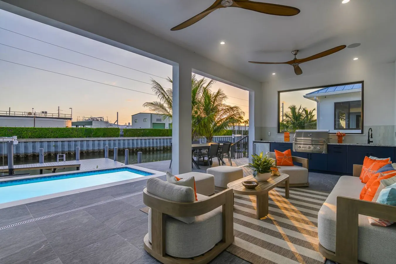 Marco Luxe Retreat / Waterfront 7
