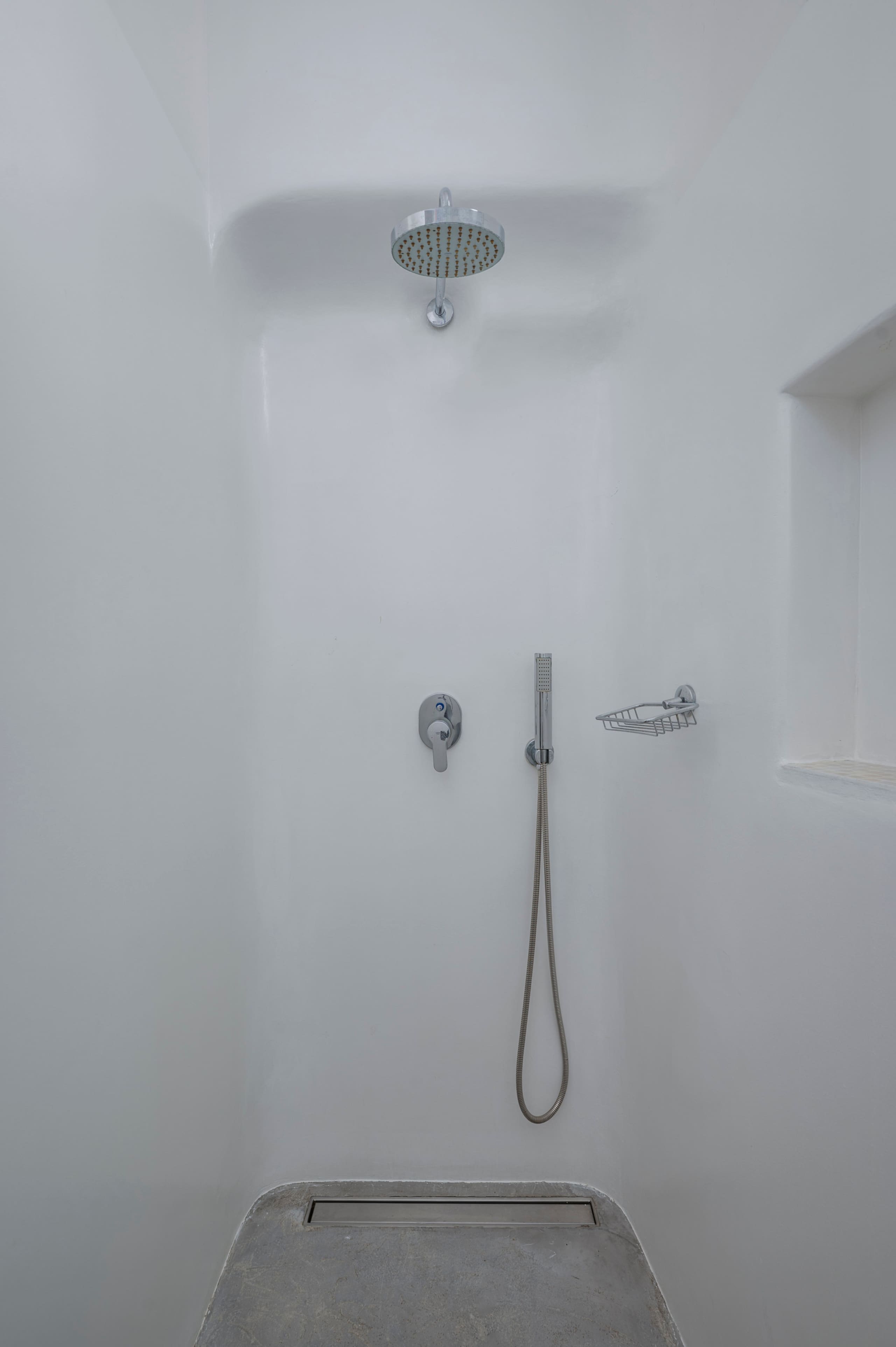 Poolside Suite | Flaskos Suites 8
