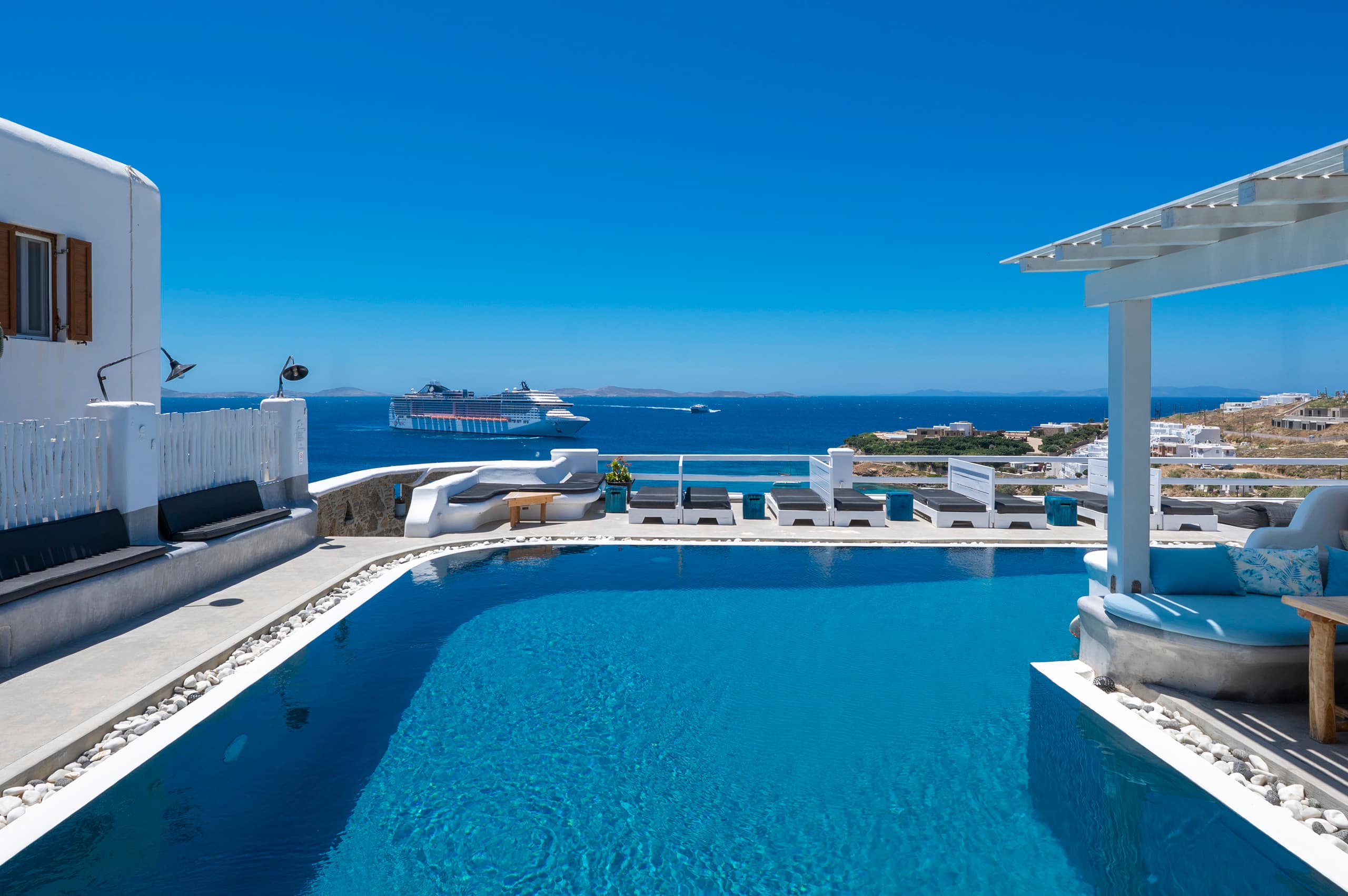 Poolside Suite | Flaskos Suites 26