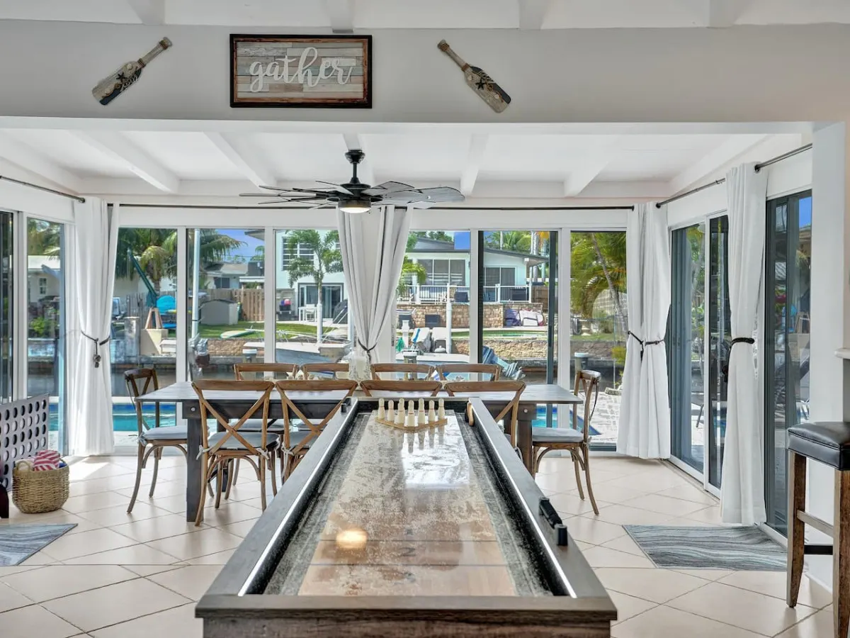 Seaside Retreat. Heated Pool/BBQ. Tiki Bar 9