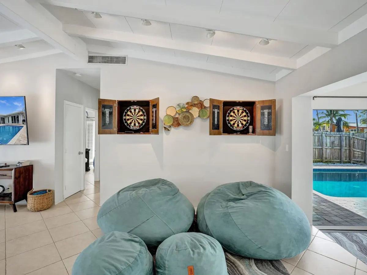 Seaside Retreat. Heated Pool/BBQ. Tiki Bar 10