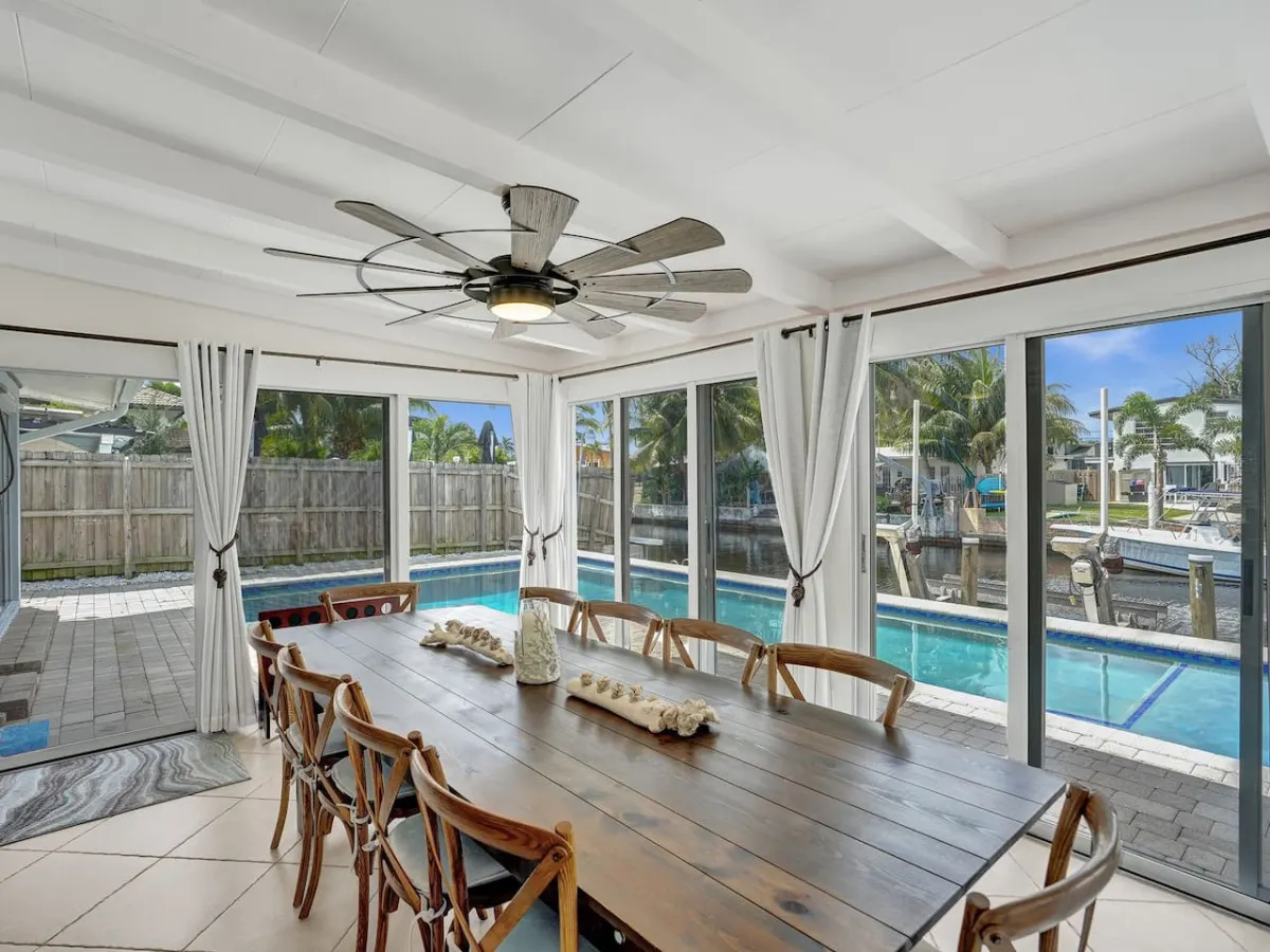 Seaside Retreat. Heated Pool/BBQ. Tiki Bar 16