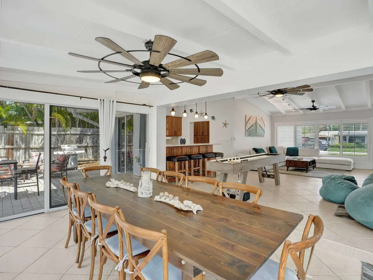 Seaside Retreat. Heated Pool/BBQ. Tiki Bar 17