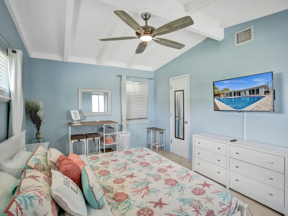 Seaside Retreat. Heated Pool/BBQ. Tiki Bar 20