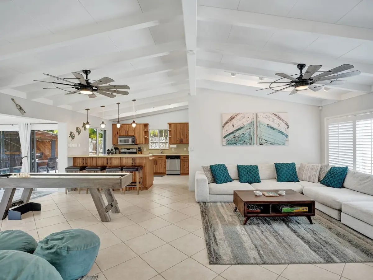 Seaside Retreat. Heated Pool/BBQ. Tiki Bar 7