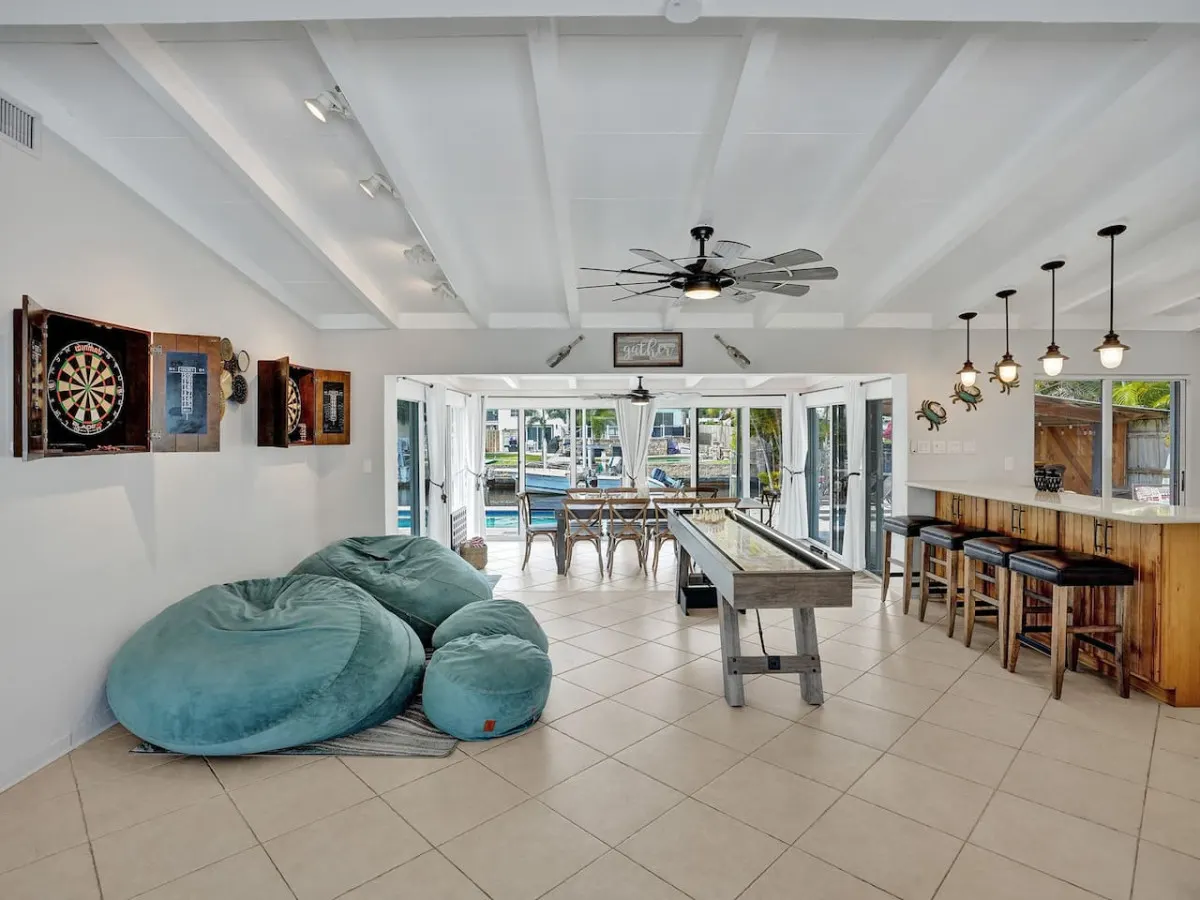Seaside Retreat. Heated Pool/BBQ. Tiki Bar 8