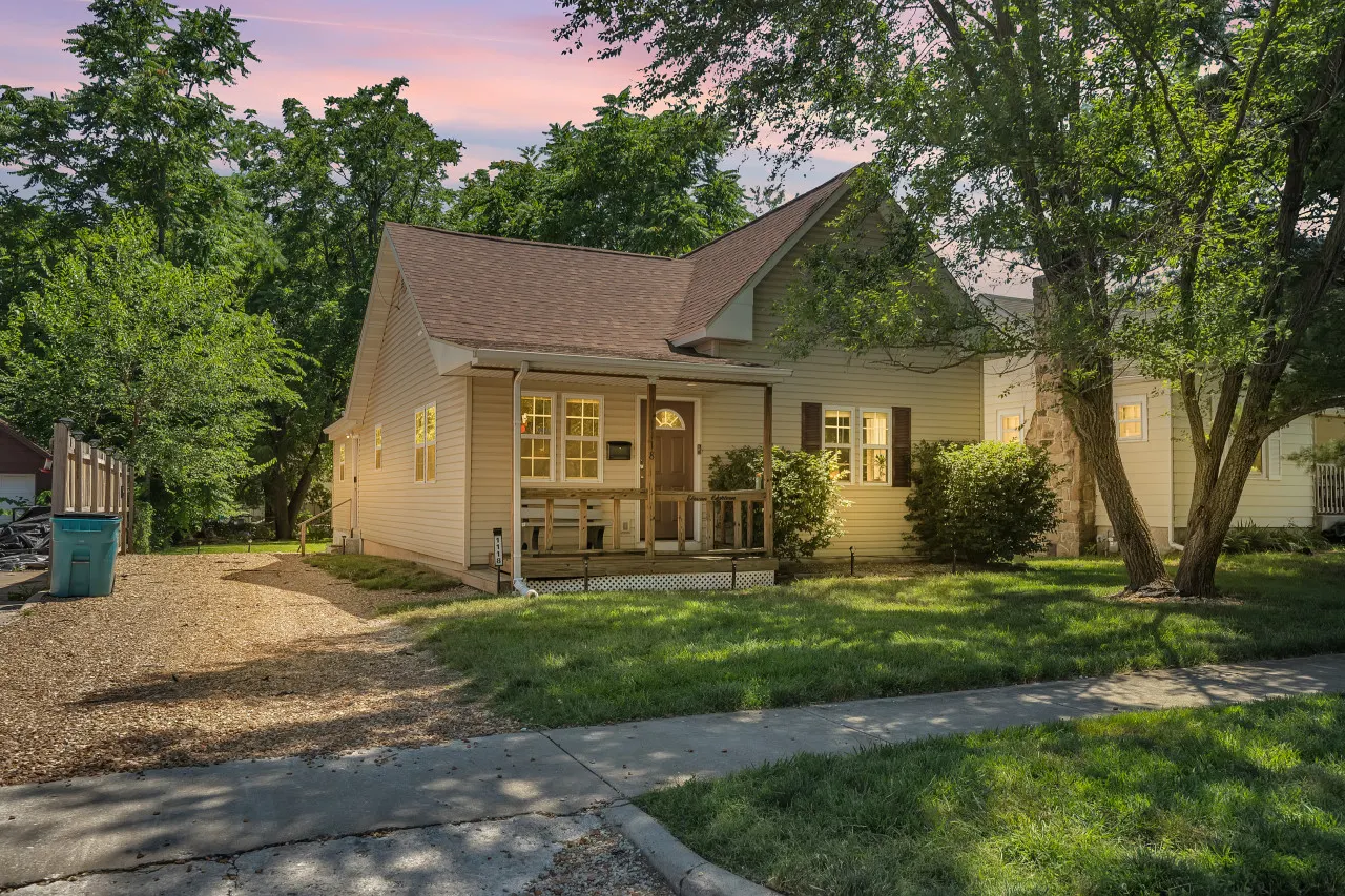 Modern SmartHome Retreat Near Downtown Springfield & MSU 2