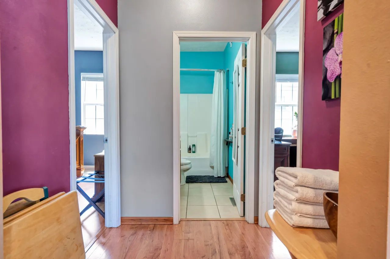 Modern SmartHome Retreat Near Downtown Springfield & MSU 10