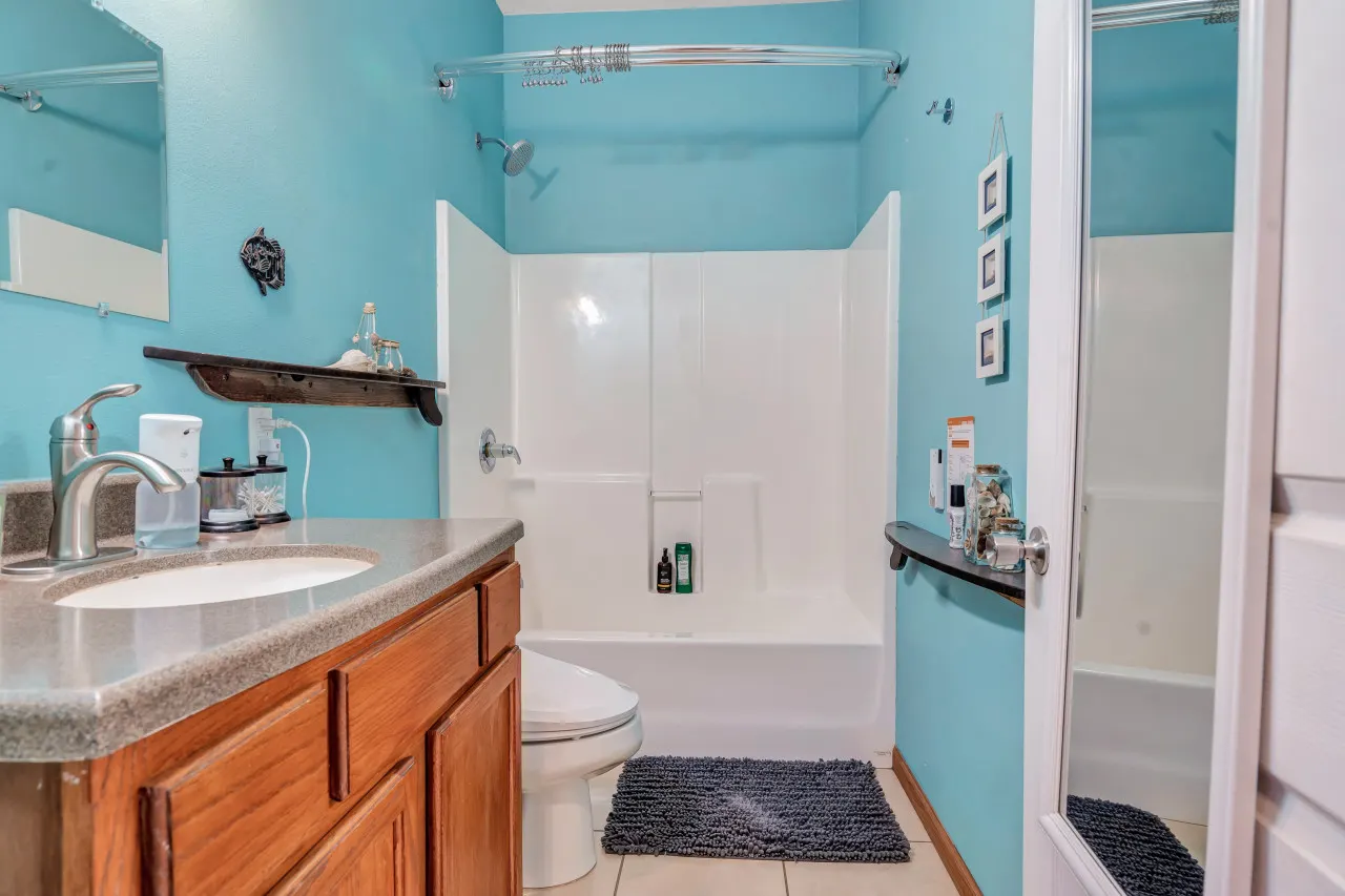 Modern SmartHome Retreat Near Downtown Springfield & MSU 13