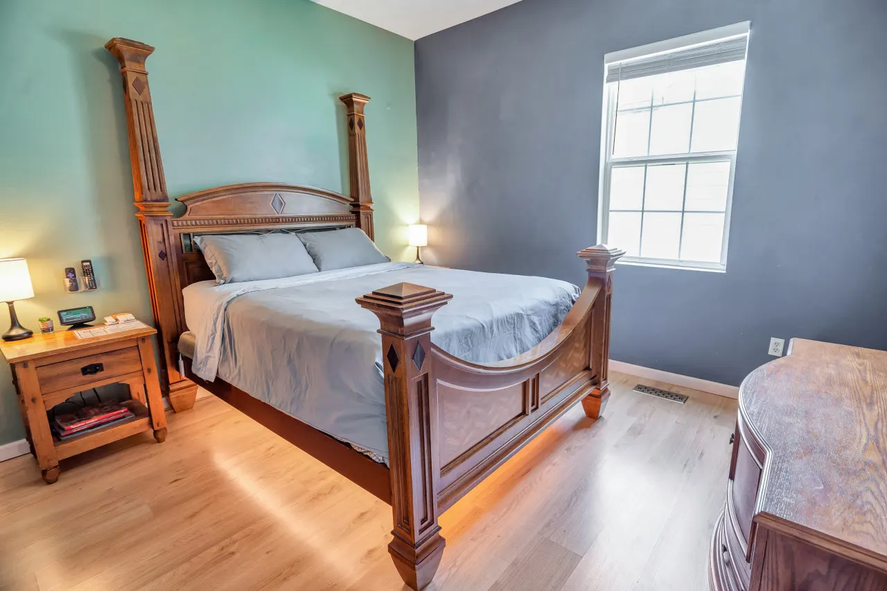 Modern SmartHome Retreat Near Downtown Springfield & MSU 19