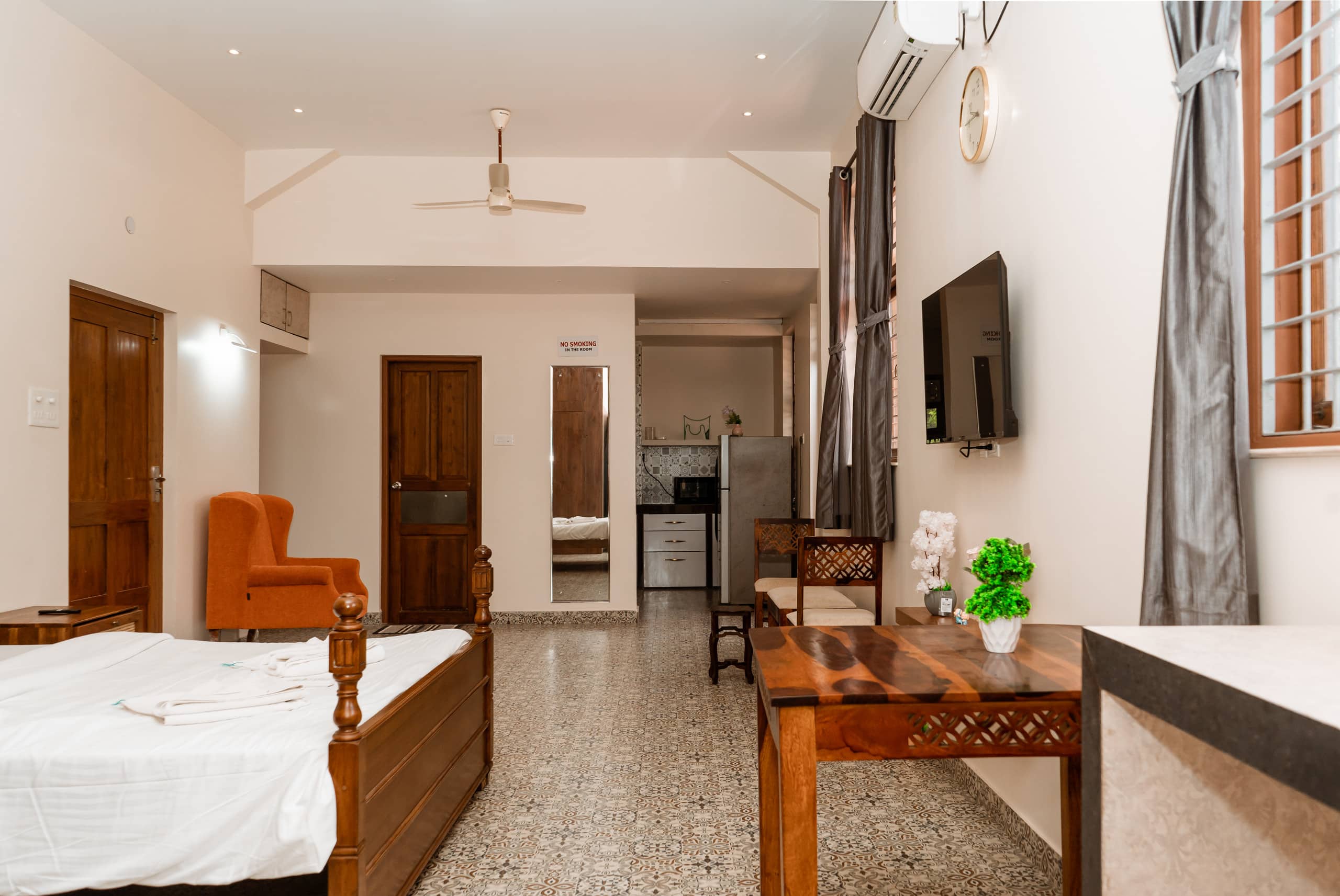 Benaulim Emerald Poolside 2BHK Haven 7