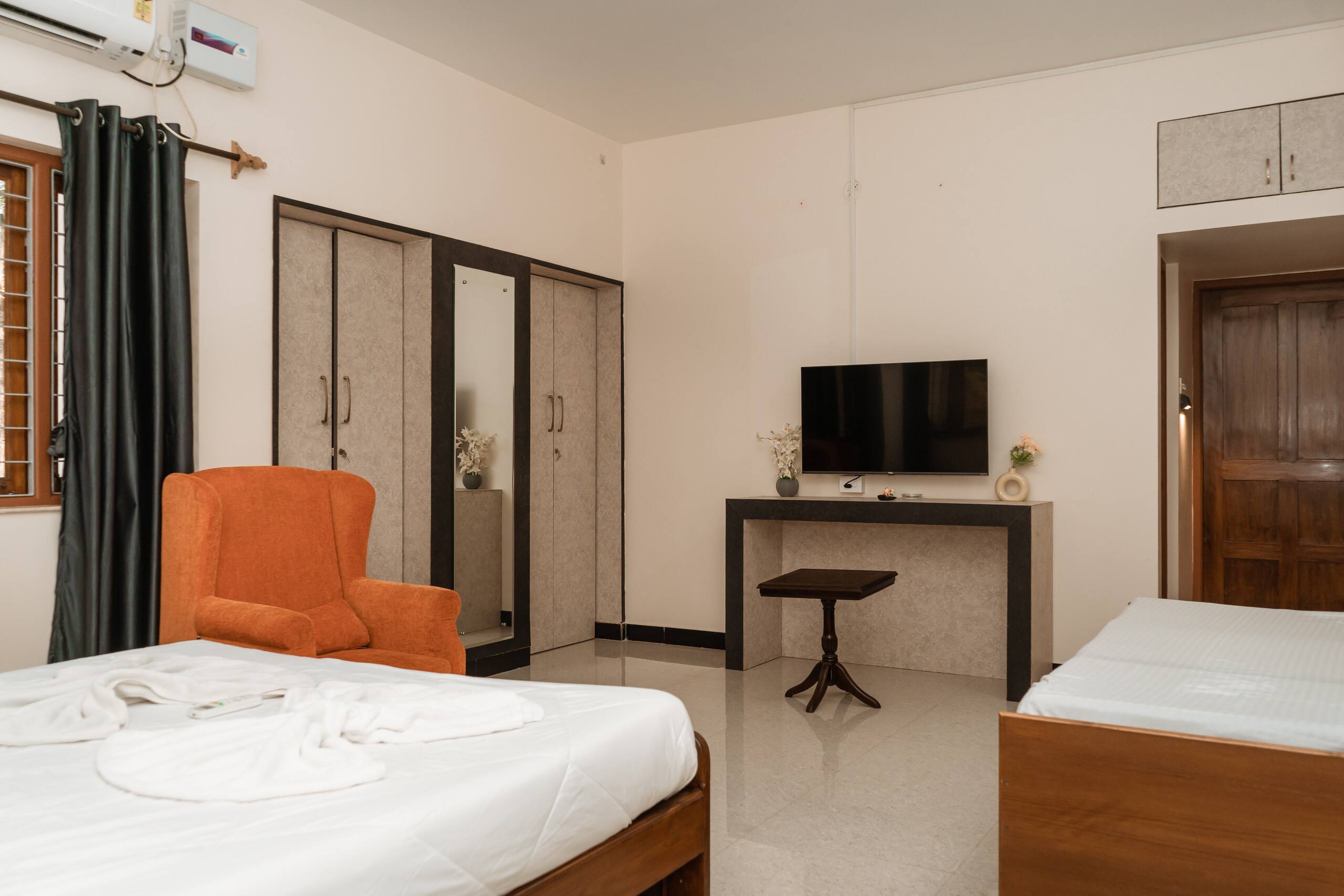 Benaulim Emerald Poolside 2BHK Haven 22