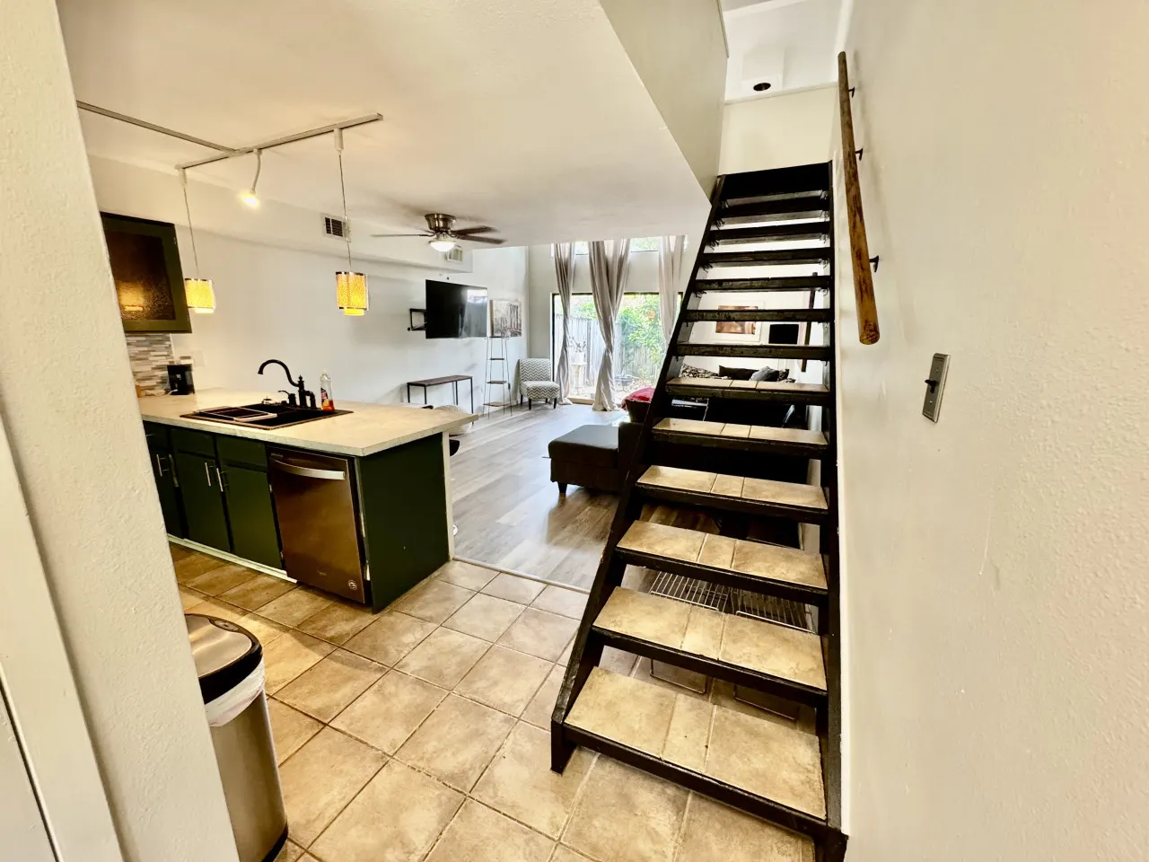 Downtown Townhouse 10
