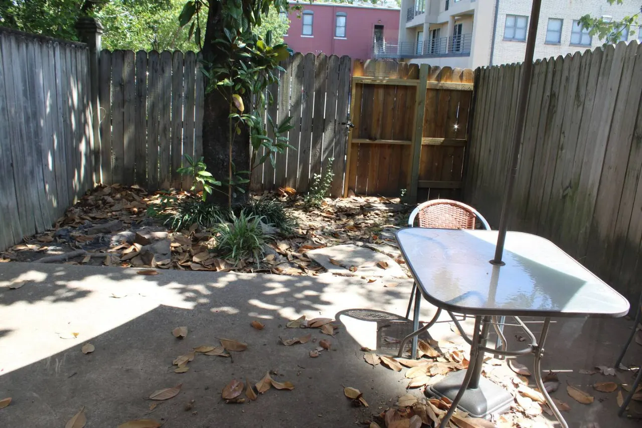 Downtown Townhouse 14