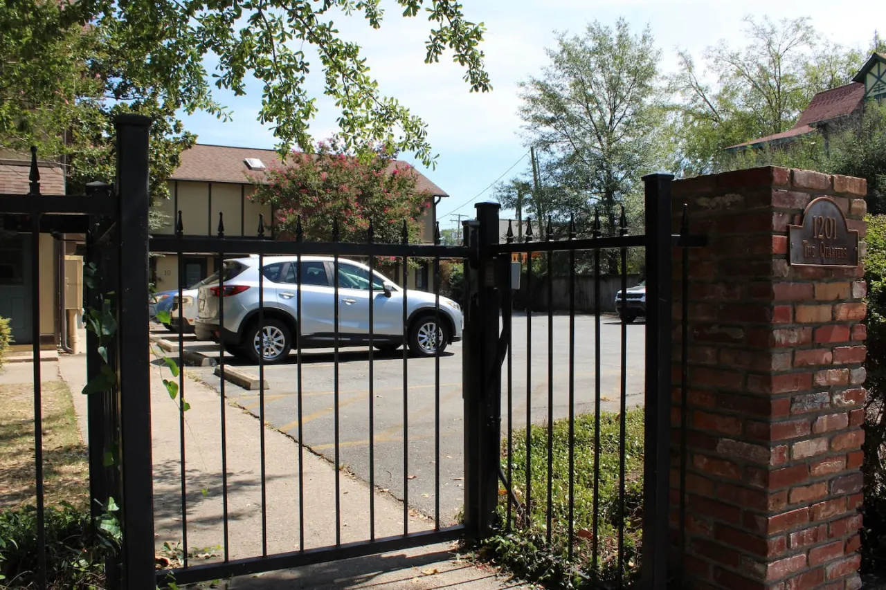 Downtown Townhouse 17