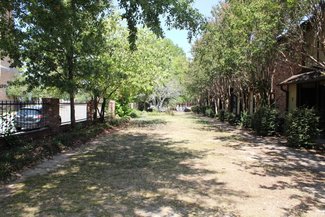 Downtown Townhouse 19