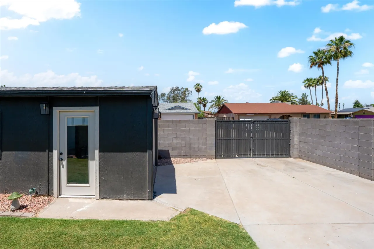 Private Bungalow Near Downtown Chandler Workspace Available! 12