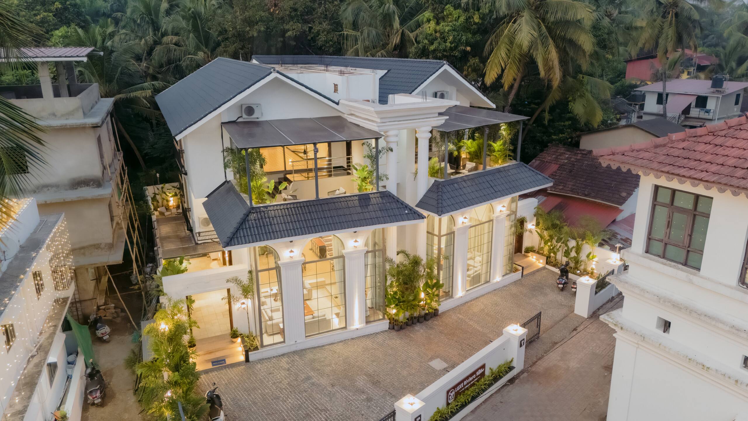 Brand New Luxury 4BHK Villa-Pvt Pool-Lift-Candolim
