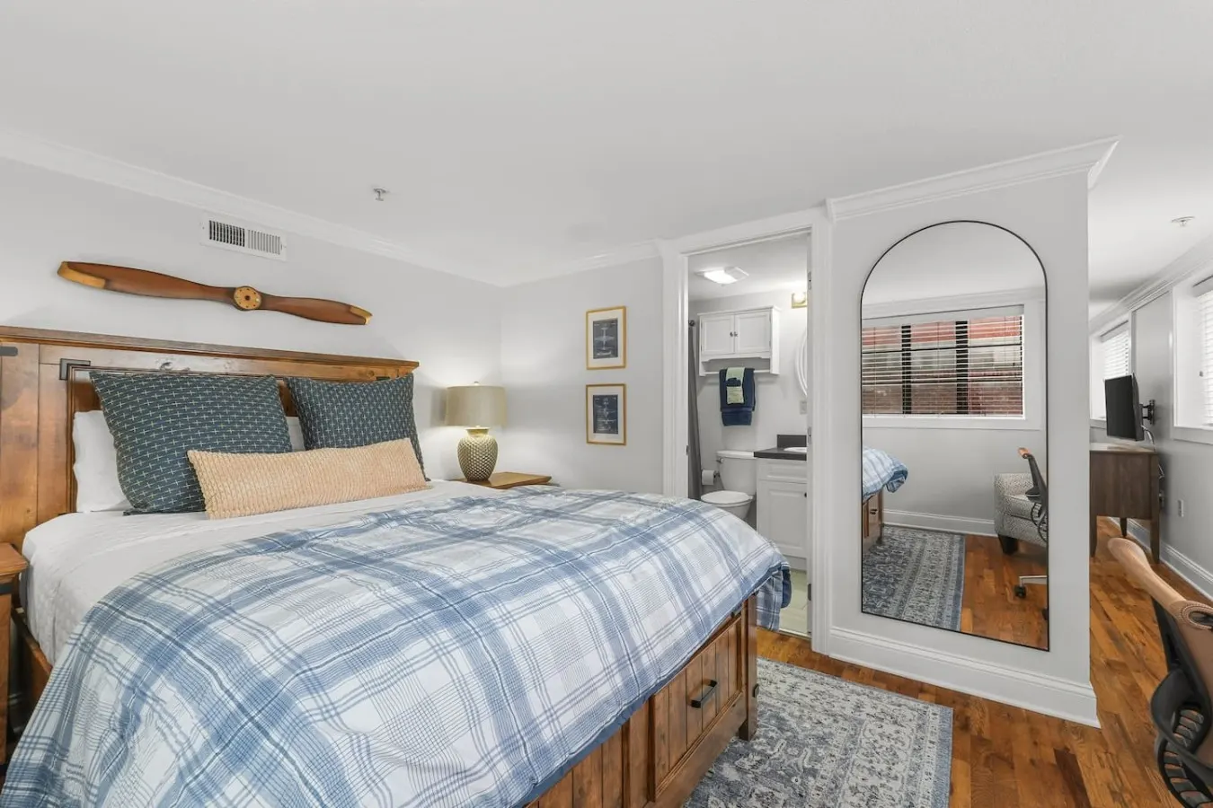 The Landing | Downtown Loft + Free Parking — photo 2