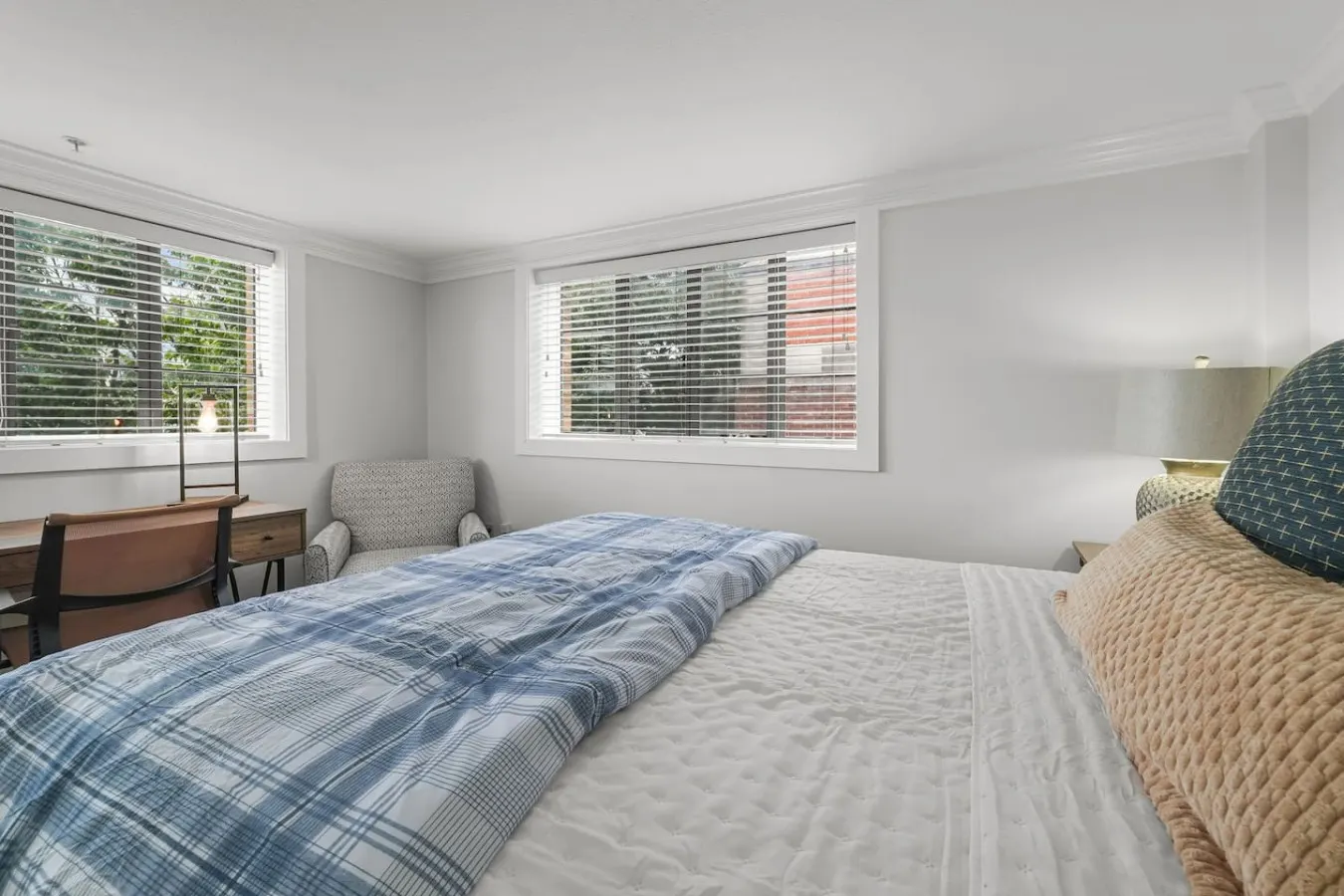 The Landing Downtown Loft + Free Parking 11