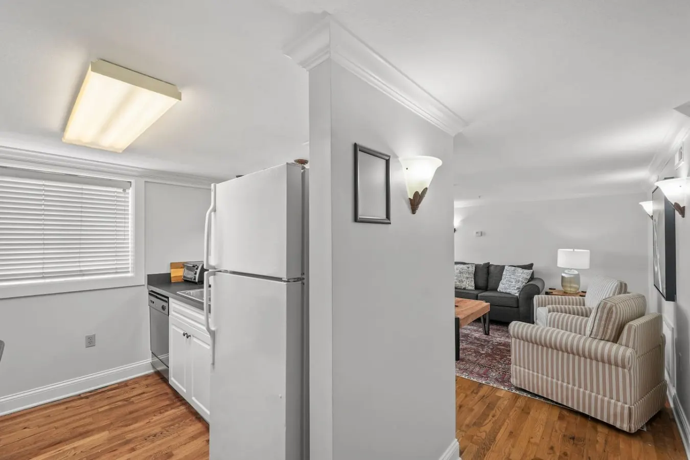The Landing Downtown Loft + Free Parking 14