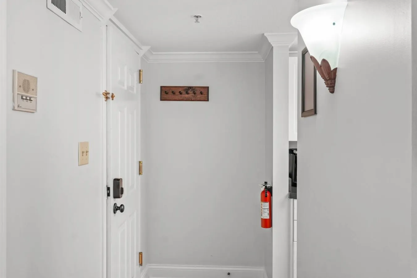 The Landing Downtown Loft + Free Parking 17