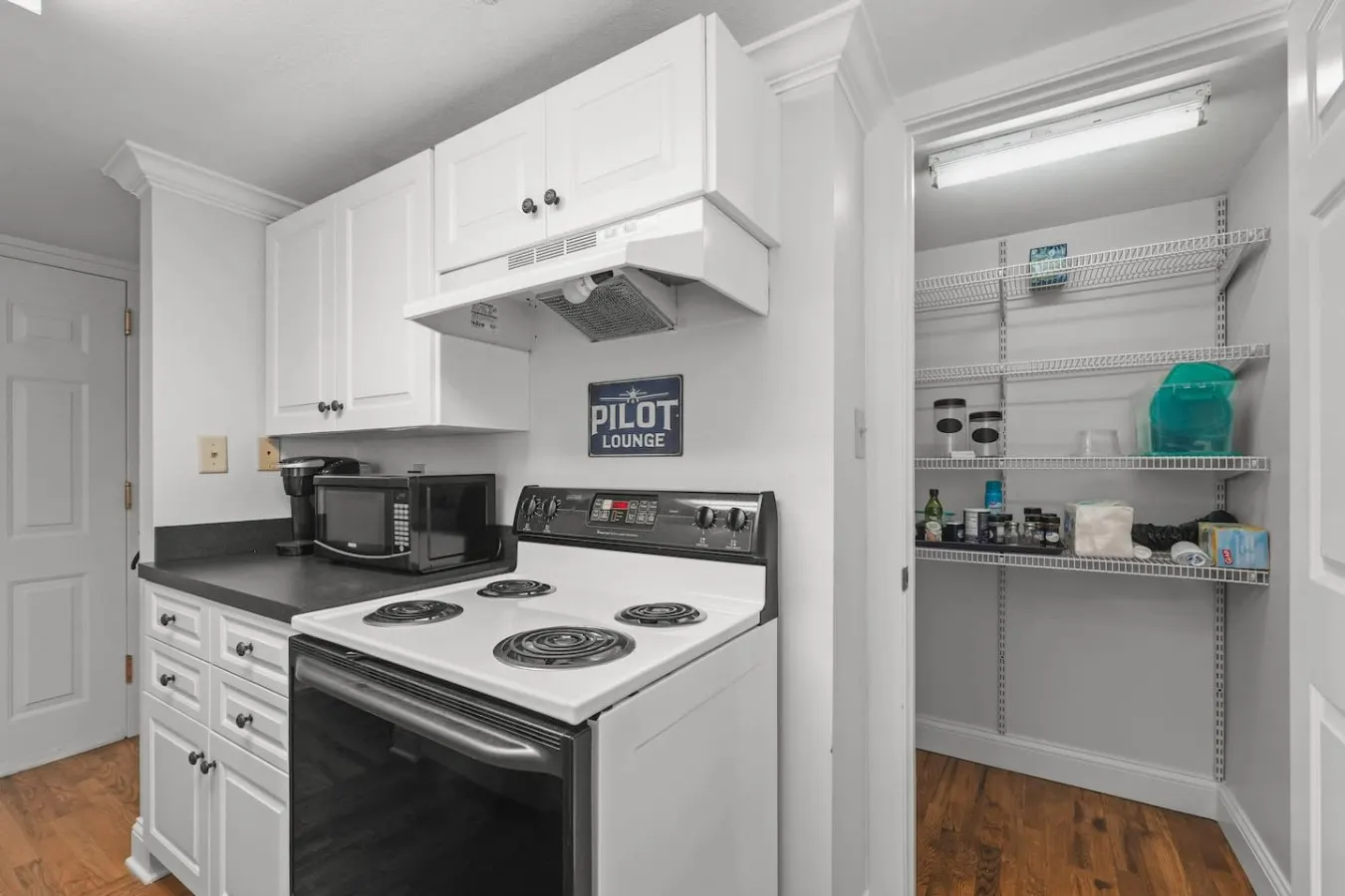 The Landing Downtown Loft + Free Parking 18
