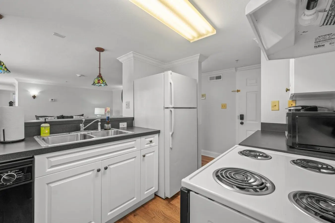 The Landing Downtown Loft + Free Parking 19