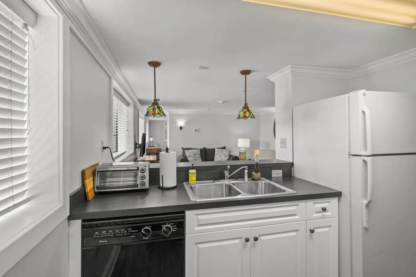 The Landing Downtown Loft + Free Parking 20