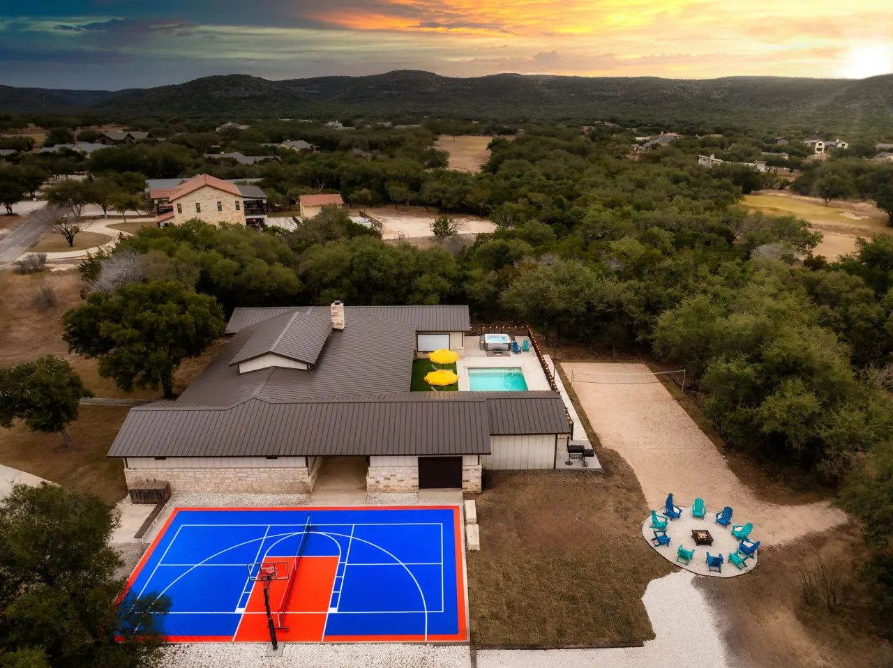 The BIG Tex - Amenity Packed - 2 mi to Frio River! 18