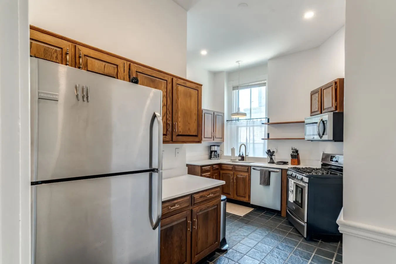 Clifton 1 Bed Renovated Historic Home by Zoo, UC 12
