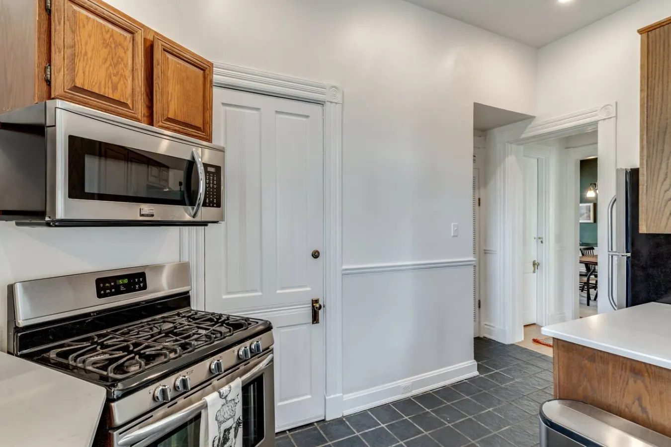 Clifton 1 Bed Renovated Historic Home by Zoo, UC 14