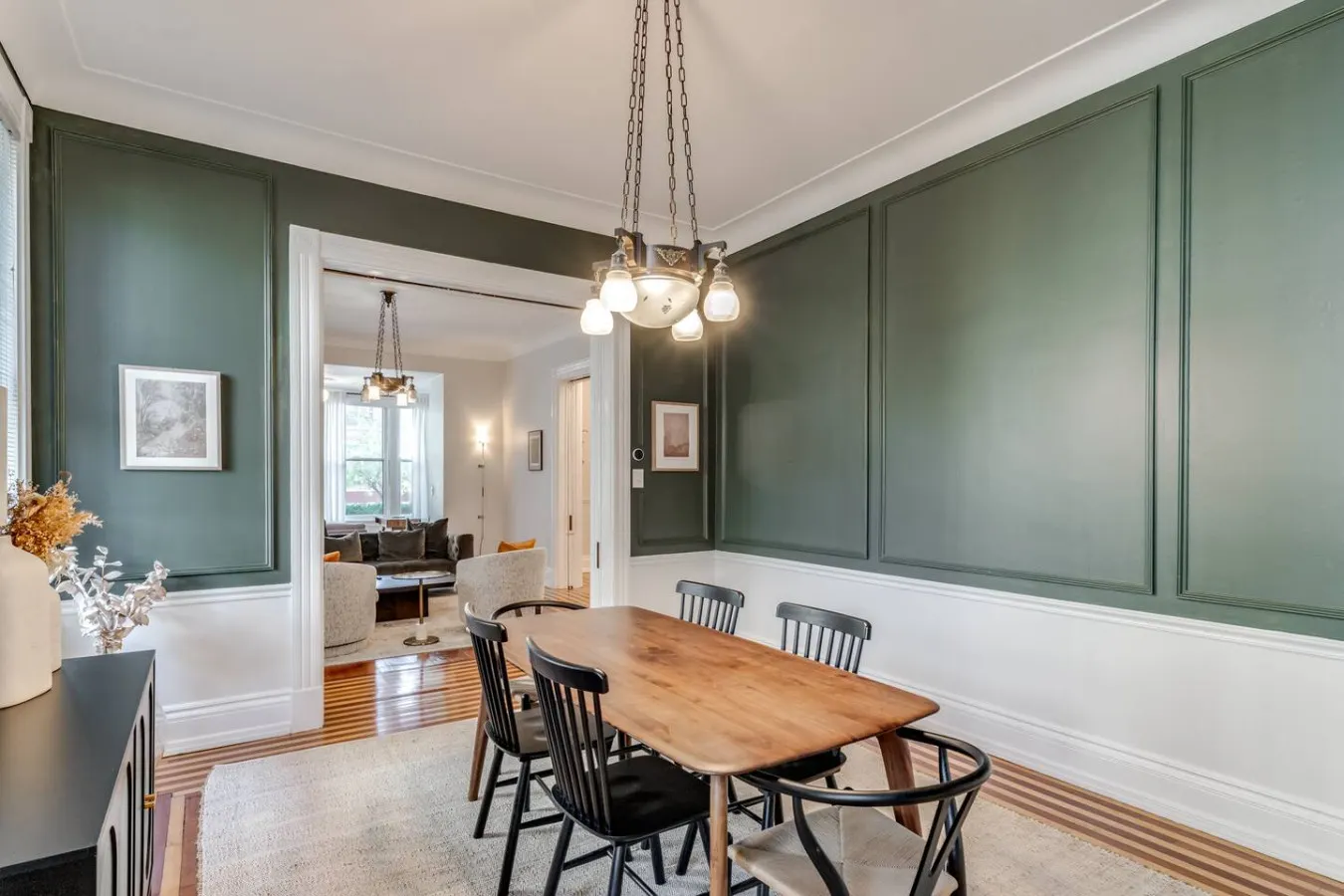 Clifton 1 Bed Renovated Historic Home by Zoo, UC 20