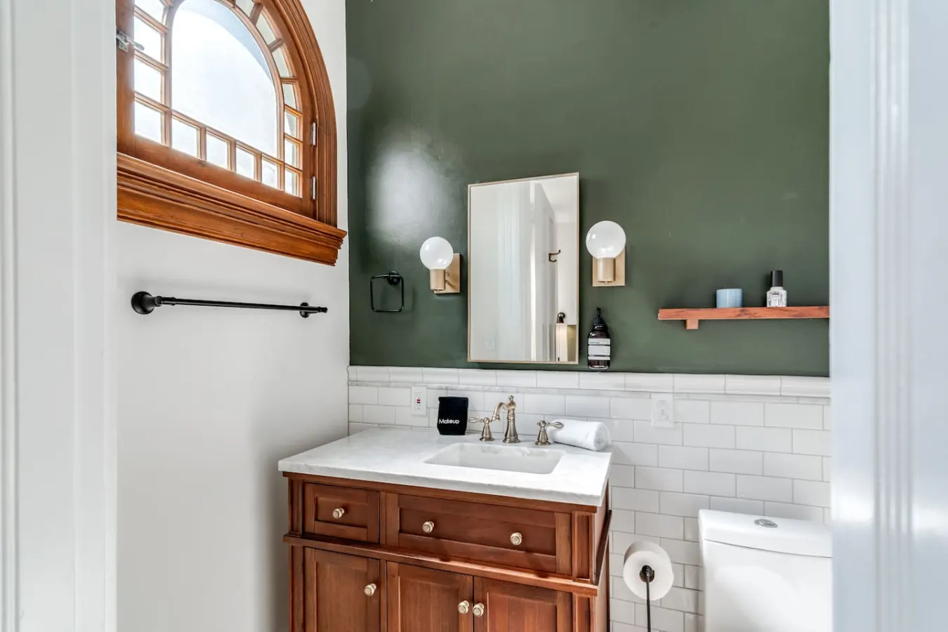 Clifton 1 Bed Renovated Historic Home by Zoo, UC 8