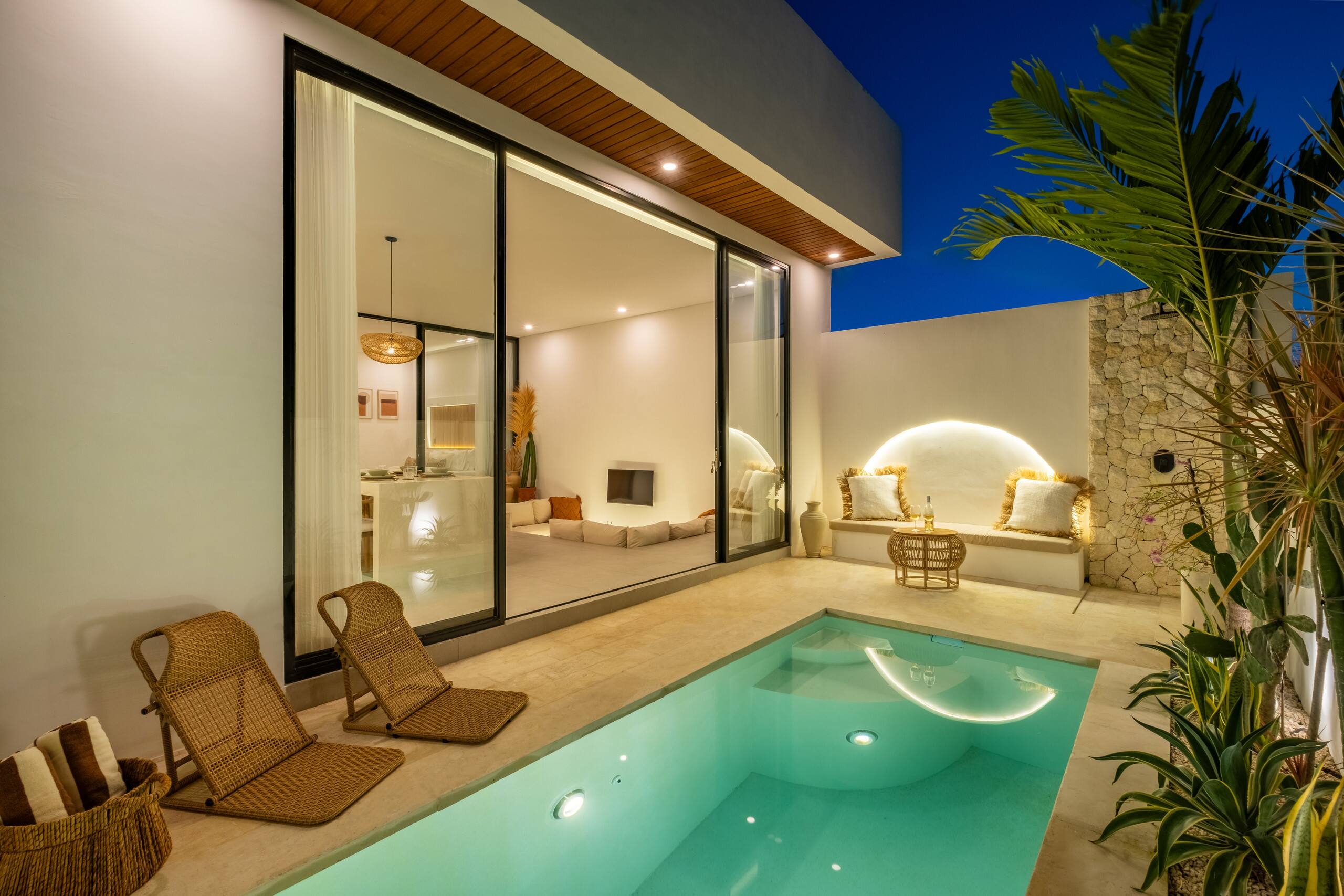 Stylish 1BR Retreat with Sunken Living Room & Pool — photo 5