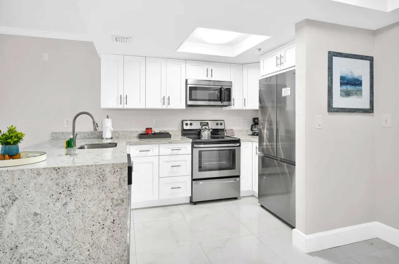 SF Palm Oasis Full Kitchen Free Parking 16