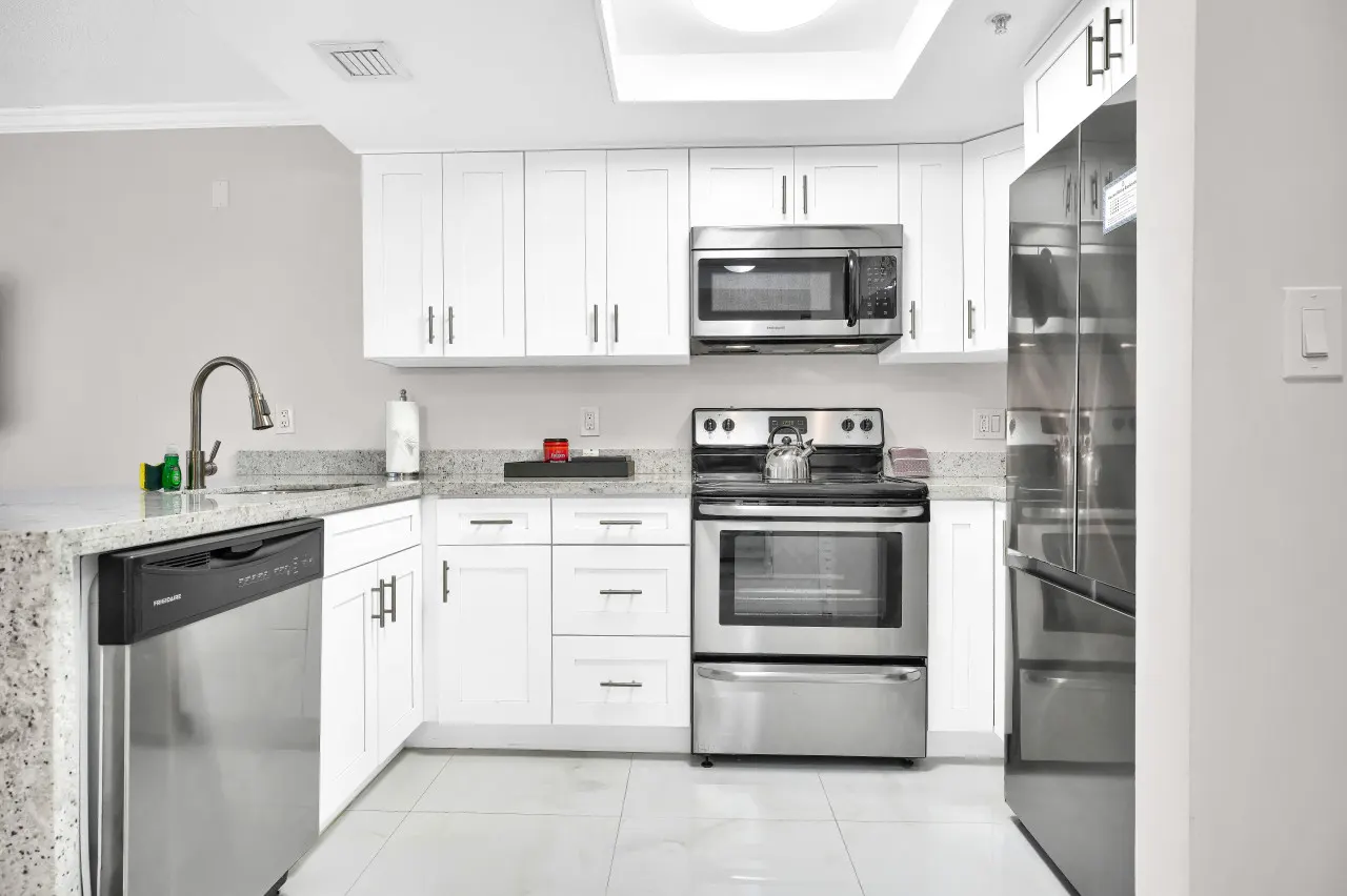 SF Palm Oasis Full Kitchen Free Parking 17
