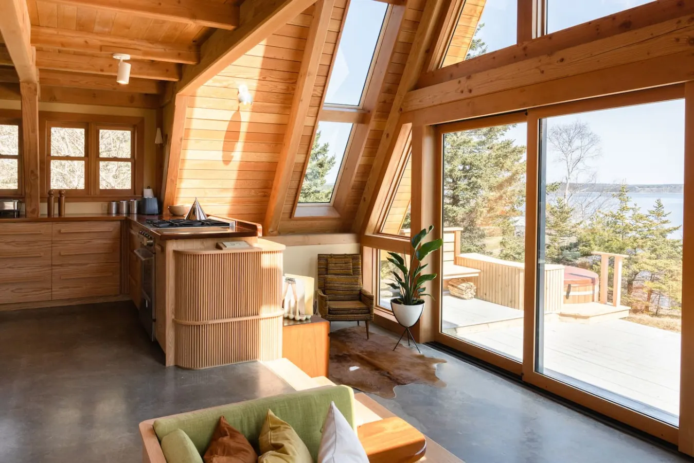 Shackup A-frame— Private Hot Tub & Beach Access 10