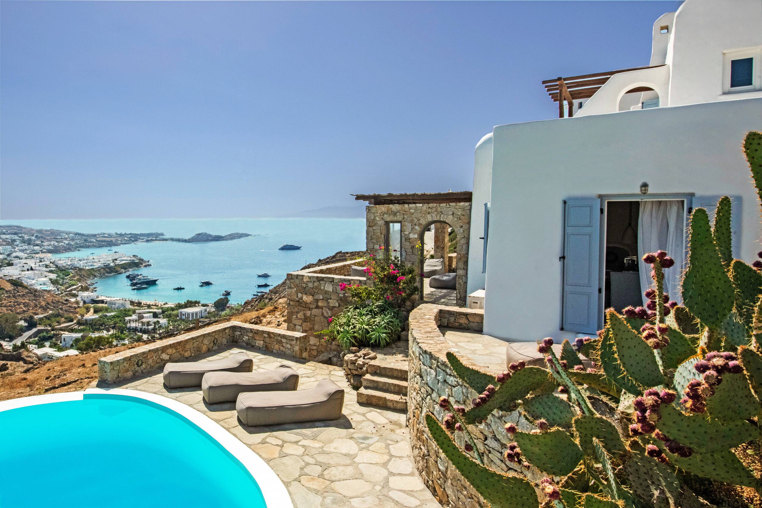 Private Heated Pool • Chef Service • Ammonite 21