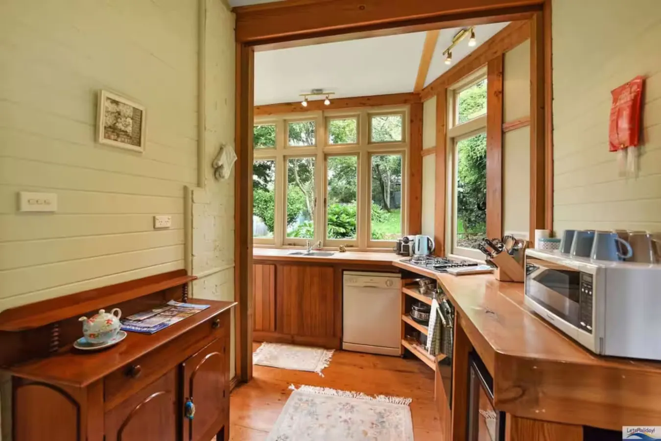 Idlehour - central, cosy classic mountain cottage 4