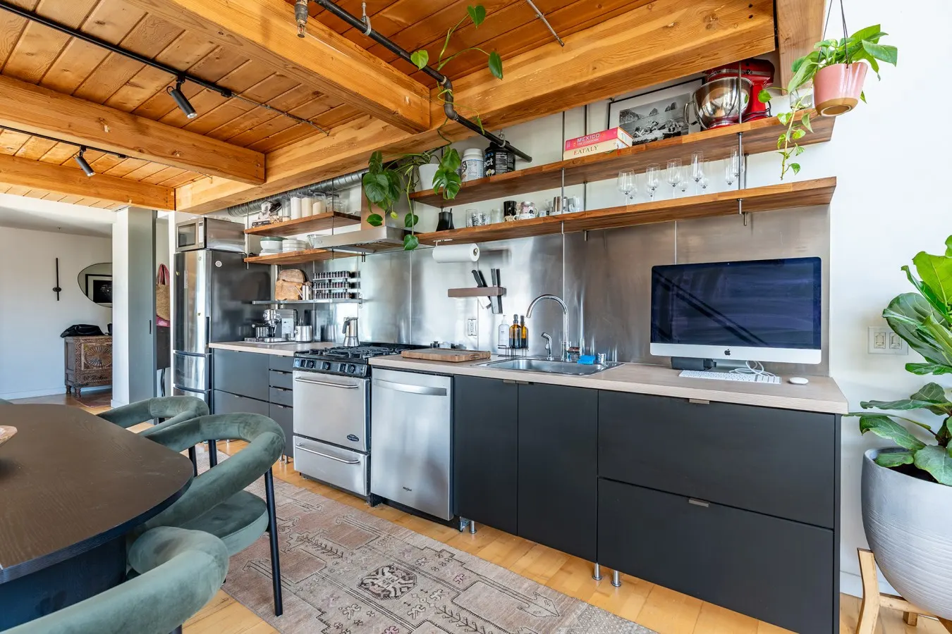 Loft Apartment Cali King Peloton Walkable 19