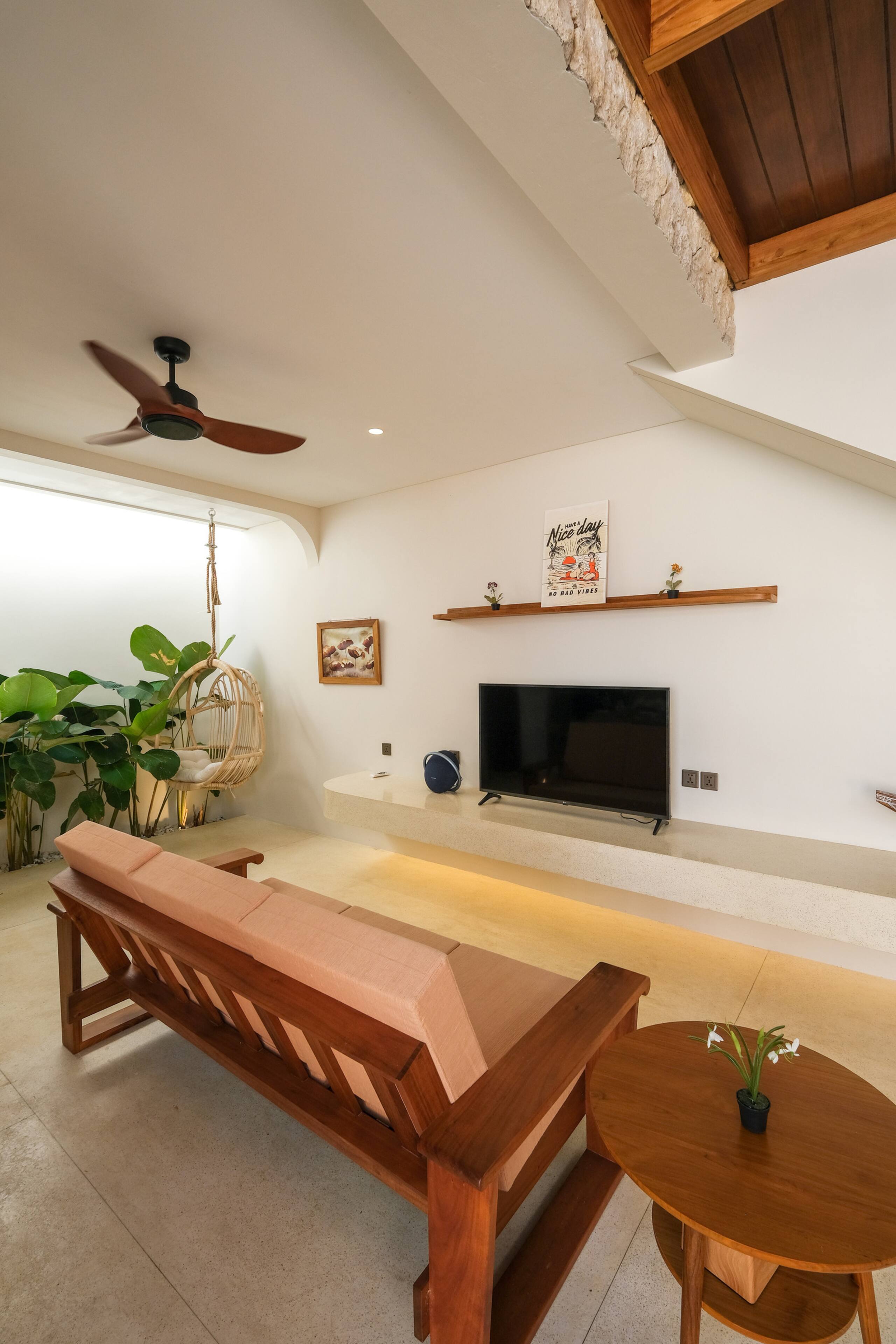 A Modern Mediterranean Haven with Rooftop Views 9