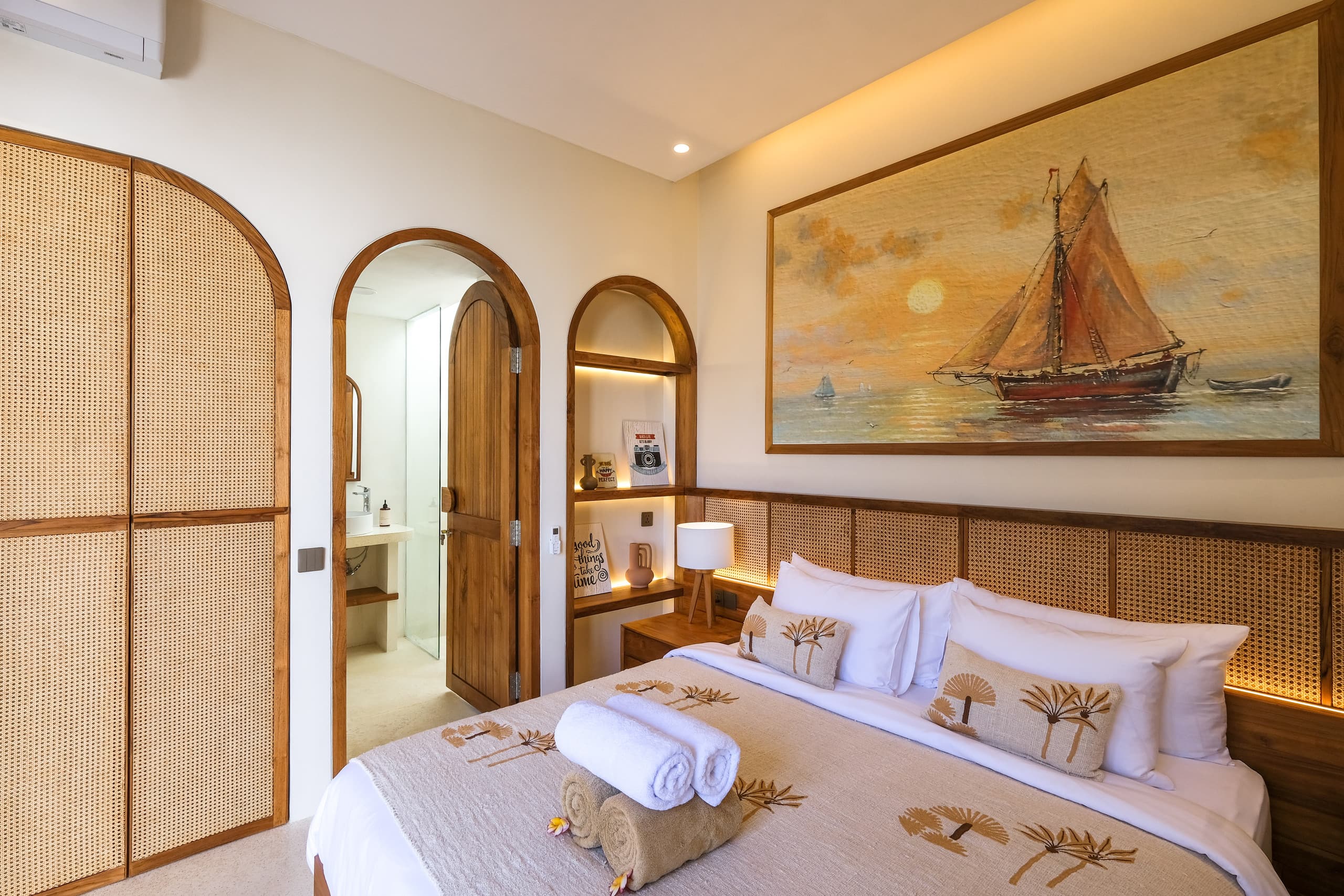 A Modern Mediterranean Haven with Rooftop Views — photo 2
