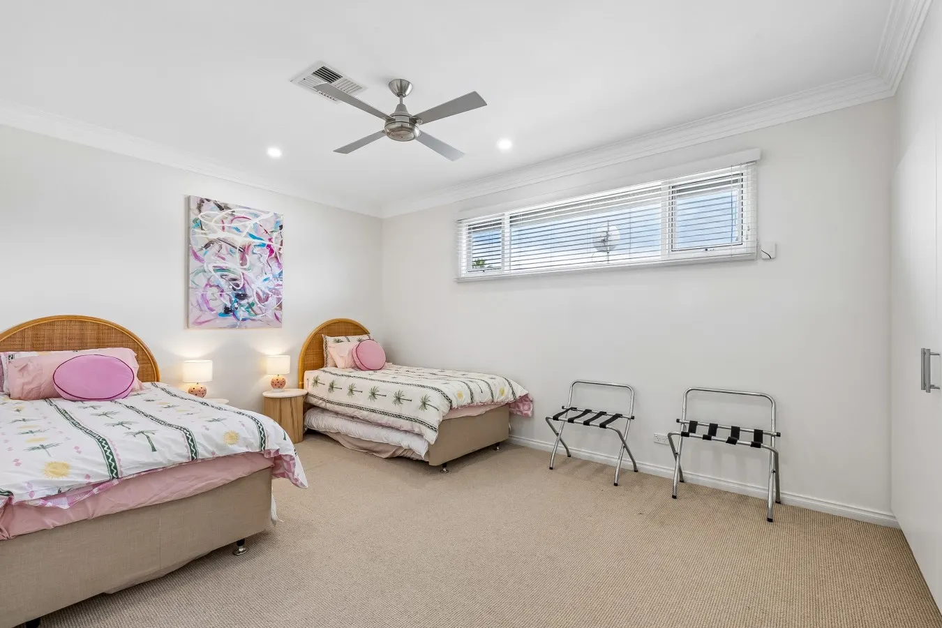 Coastal Glenelg House with Spa & Balcony 9