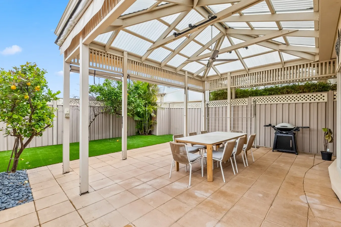 Coastal Glenelg House with Spa & Balcony 12